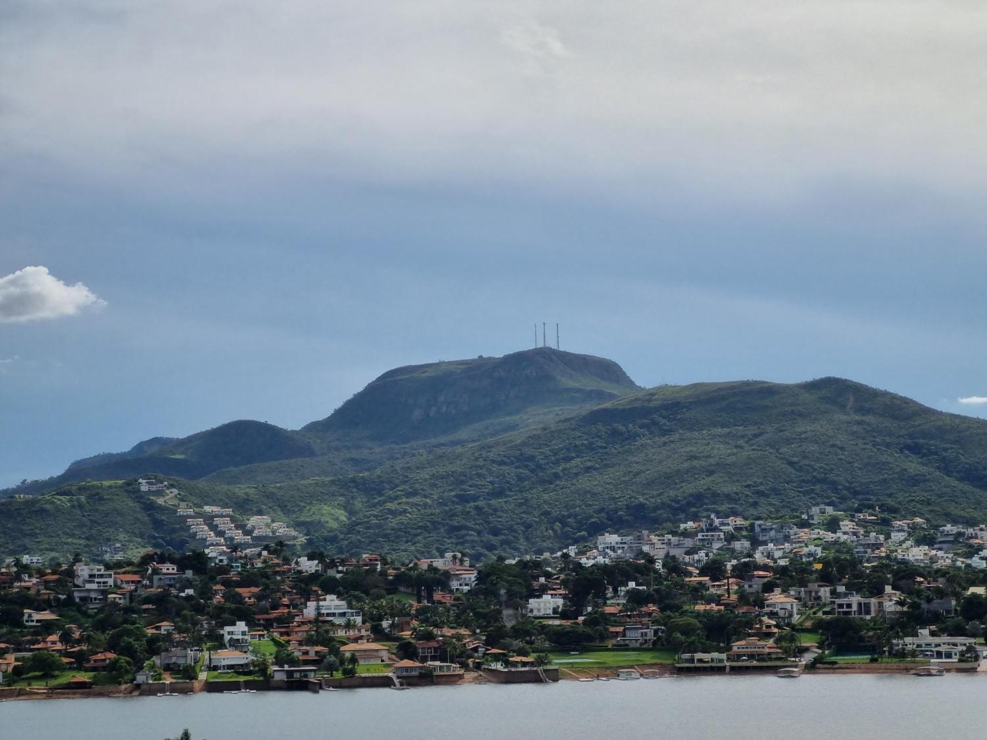Recanto Brenda - Casa Luxo Capitolio Com Vista Pro Lago, Escarpas E Morrochapeu Luaran gambar
