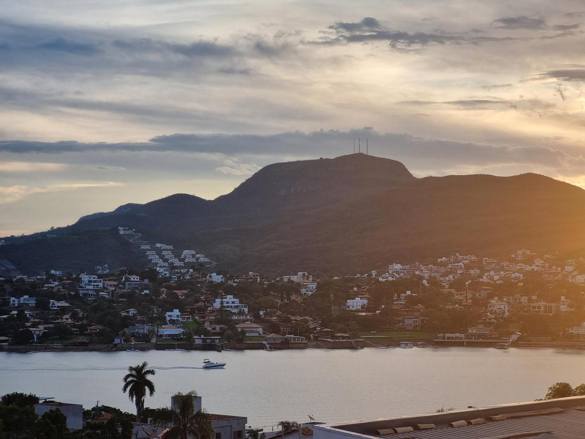 Recanto Brenda - Casa Luxo Capitolio Com Vista Pro Lago, Escarpas E Morrochapeu Luaran gambar